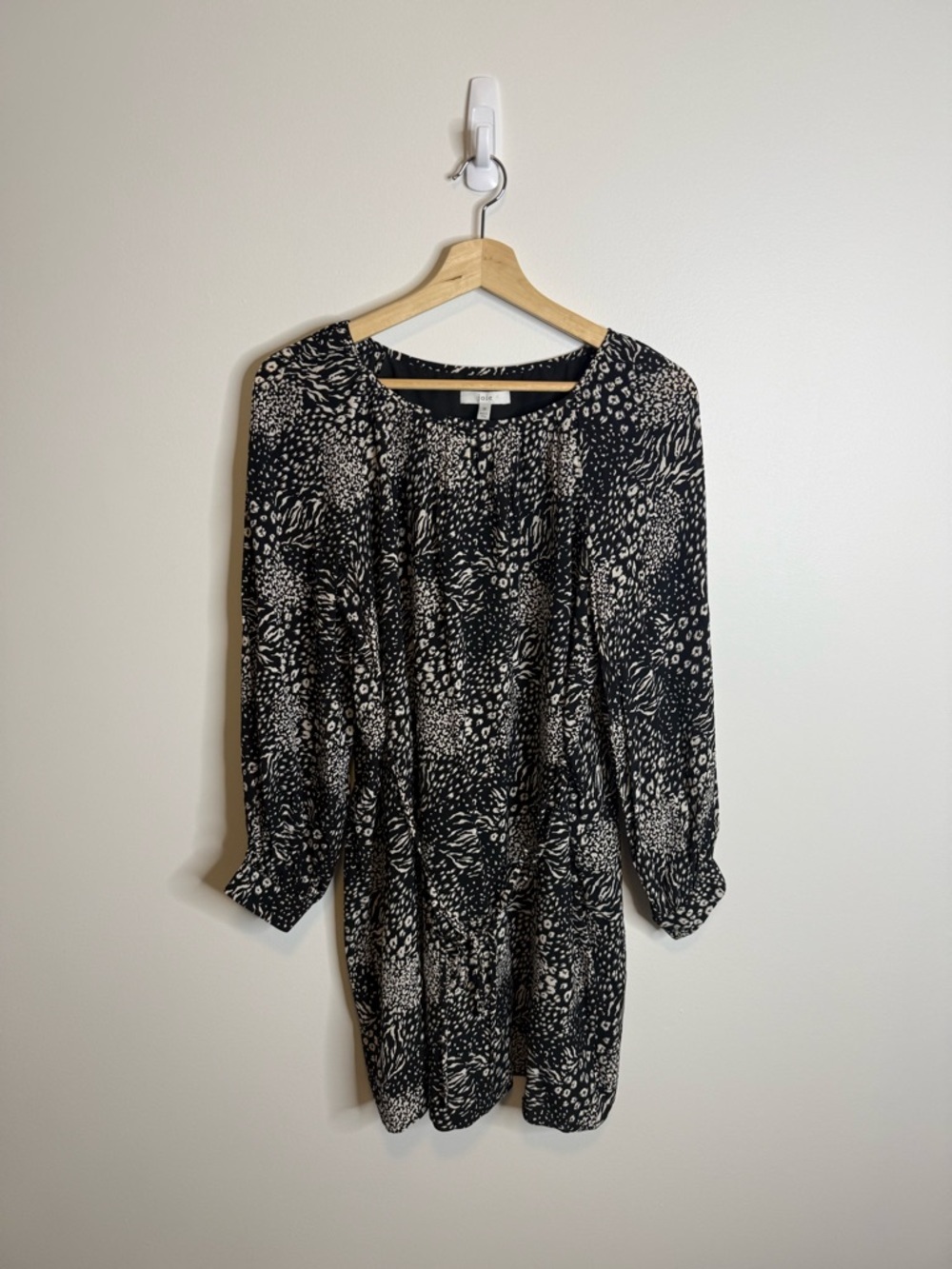 Joie Black and Cream Patterned Mini Dress with belt long sleeve medium